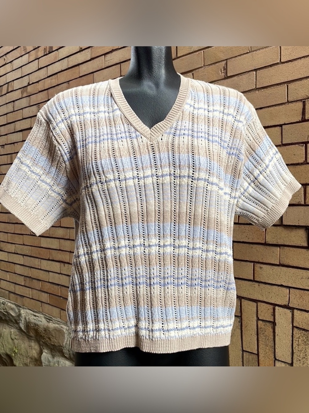 Vintage 90’s LizSport knit short sleeve v neck cropped Sweater Top Large